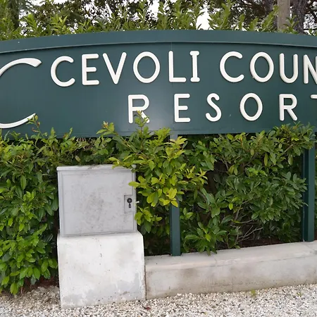 Cevoli Country Apartment *
