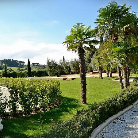 Apartamento Cevoli Country Lari