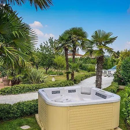 公寓 切沃利乡村度假酒店 *