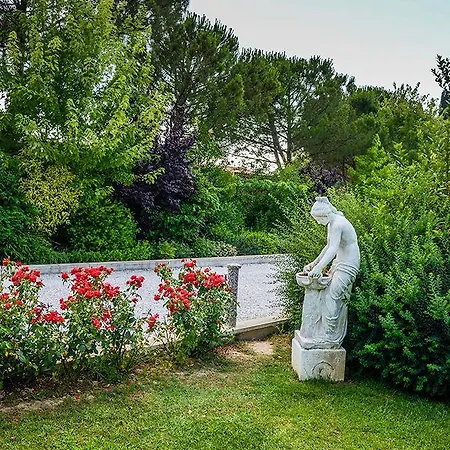 公寓 切沃利乡村度假酒店 Lari